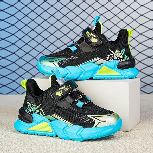 Модерни детски маратонки с цветен десен и лепенки 