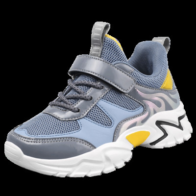 Детски маратонки с  лепенки и връзки в три цвята