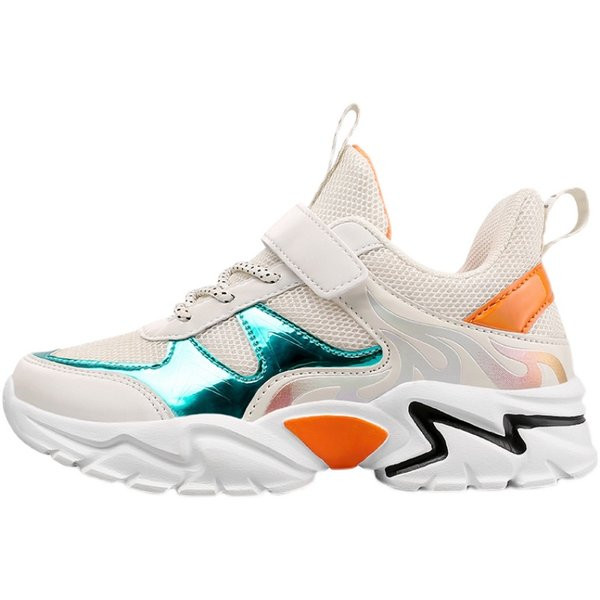 Детски маратонки с  лепенки и връзки в три цвята 