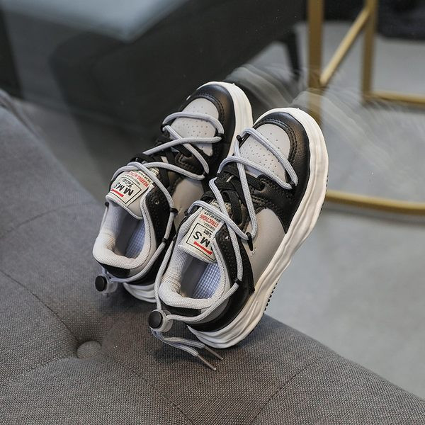 Детски маратонки за момчета с цветни връзки и надпис