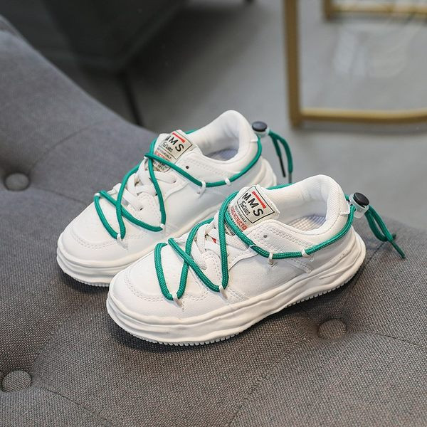 Детски маратонки за момчета с цветни връзки и надпис