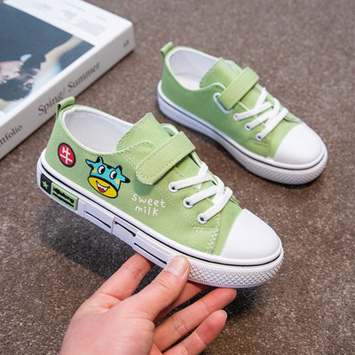 Детски кецове от текстил с апликация и лепенки