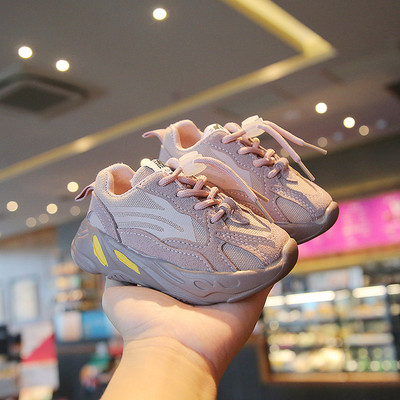 Детски маратонки с надпис и връзки за момичета