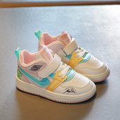 Детски кецове с връзки и лепенки и равна подметка