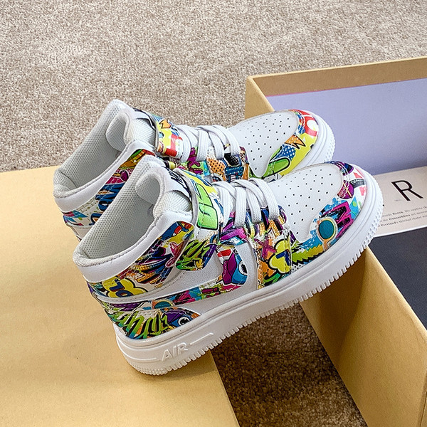 Детски ежедневни кецове подходящи за момчета в два цвята