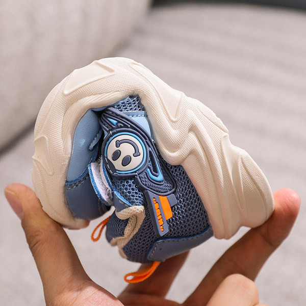 Детски маратонки с лепенки и надпис-за момчета и момичета