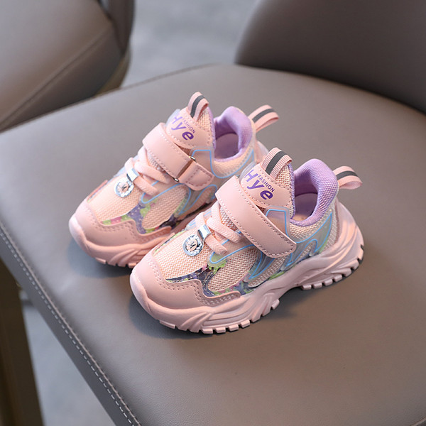 Спортни детски маратонки с лепенка и груба подметка