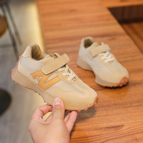 Есенни маратонки от еко велур с връзки за момчета