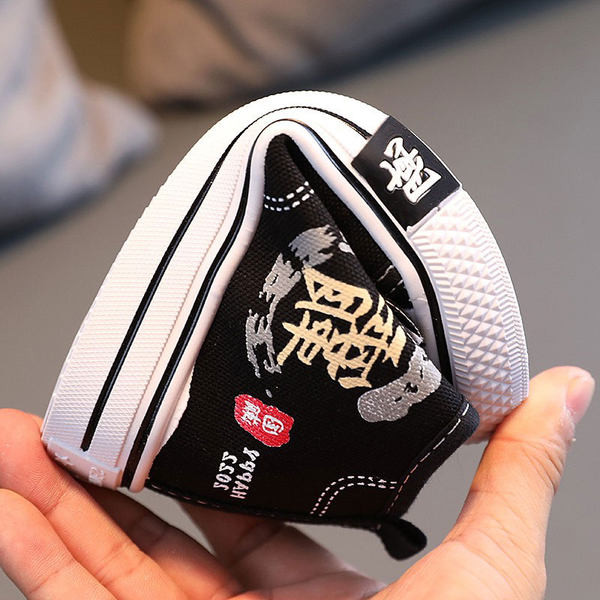 Нов модел детски текстилни кецове за момчета