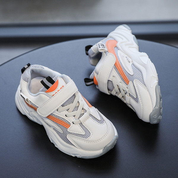 Детски маратонки в два цвята с лепенка