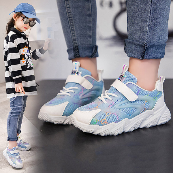 Модерни сникърси за момичета с връзки и лепенки