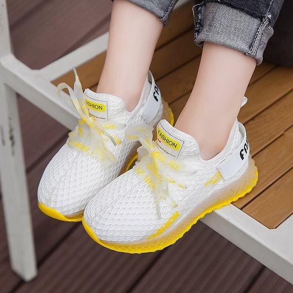 Детски маратонки за момчета с надпис и връзки