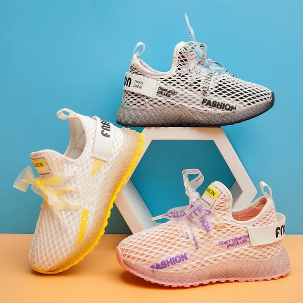 Детски маратонки за момчета с надпис и връзки