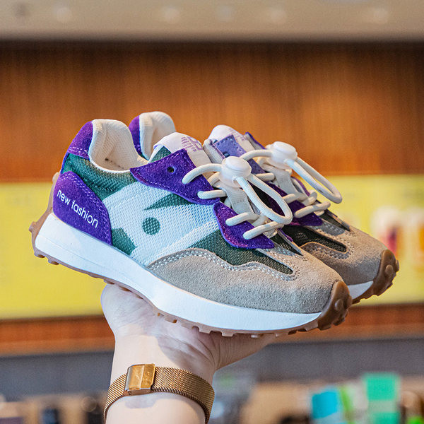 Детски маратонки от еко велур с неплъзгаща се подметка