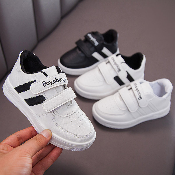 Ежедневни маратонки за момчета с велкро закопчаване и надпис 