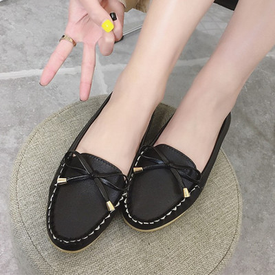 Дамски мокасини от еко кожа с панделка и метален елемент