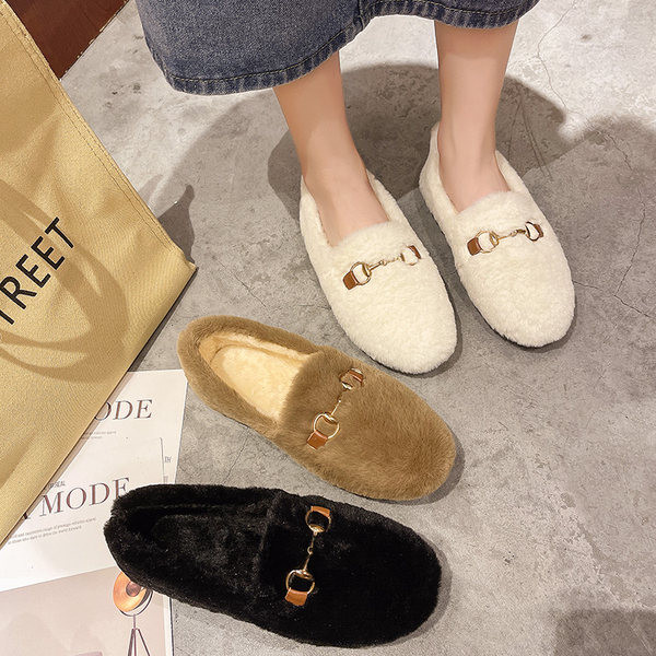 Дамски пухени мокасини с равна подметка