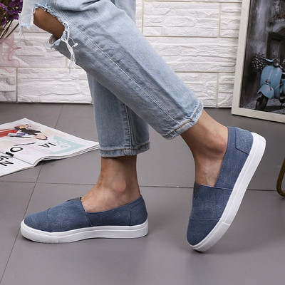 Ежедневни мокасини от текстил с равна подметка за жени