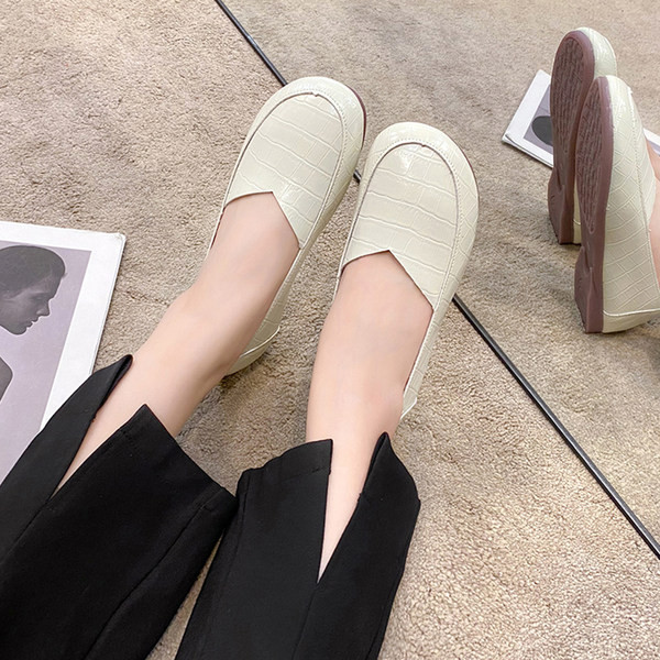 Модерни дамски мокасини-с равна подметка