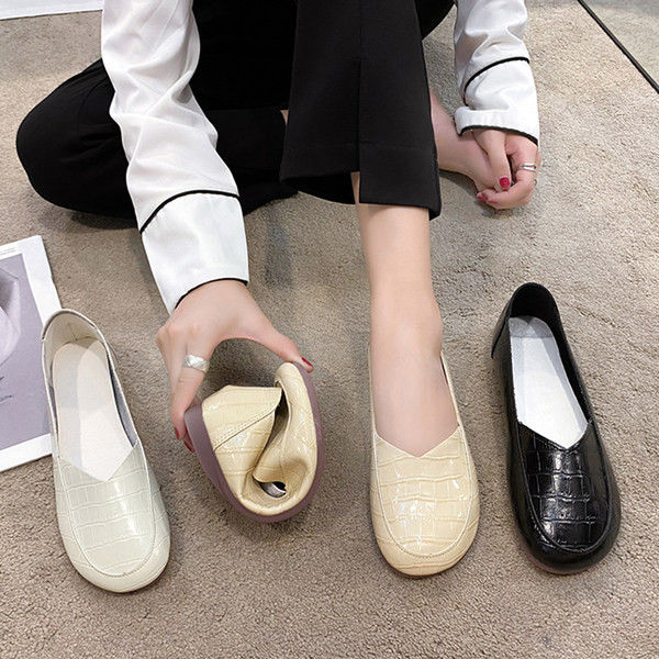 Модерни дамски мокасини-с равна подметка