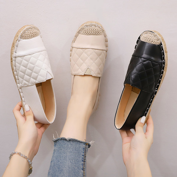 Дамски кожени мокасини с равна подметка