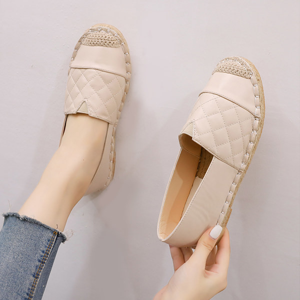 Дамски кожени мокасини с равна подметка