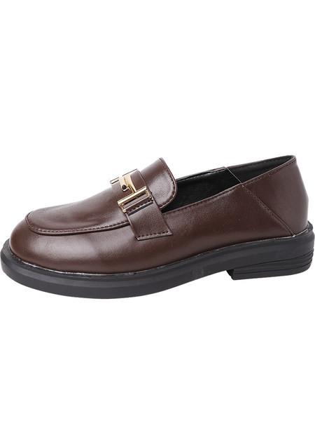 Дамски кожени мокасини с  равна подметка и метален елемент