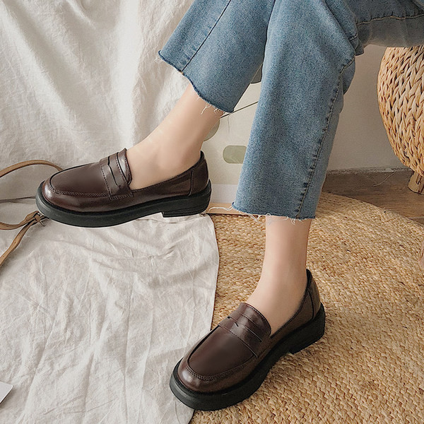 Нов модел кожени мокасини с равна подметка