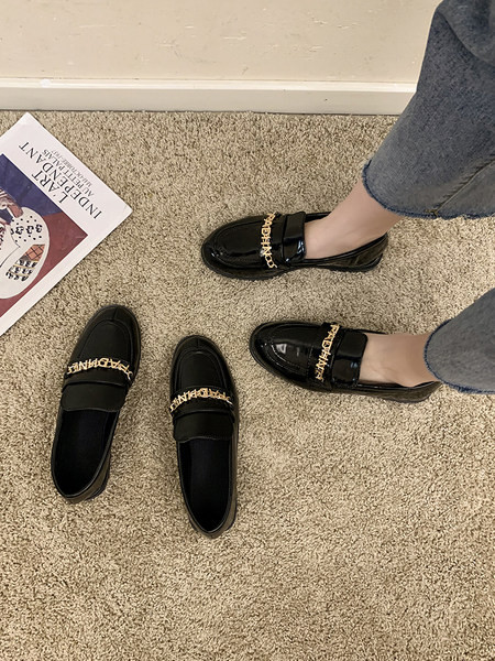 Модерни дамски мокасини с равна  подметка