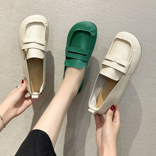 Ежедневни мокасини от еко кожа - заоблен модел