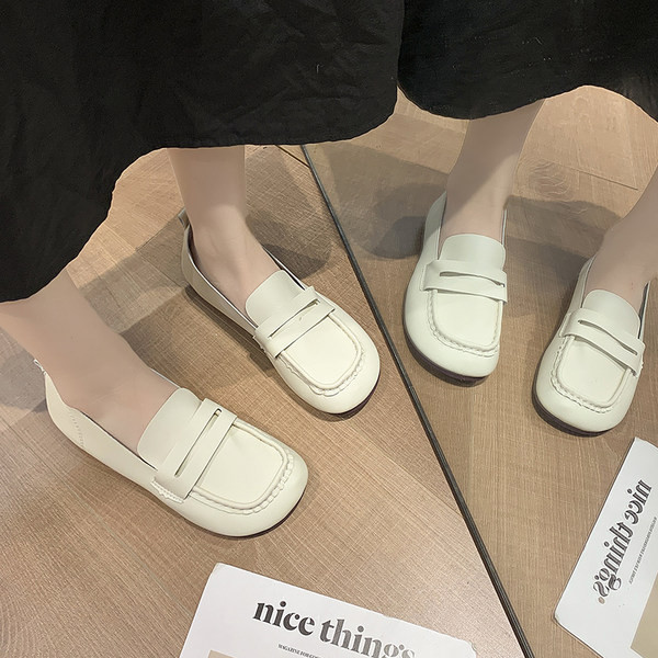 Ежедневни мокасини от еко кожа - заоблен модел