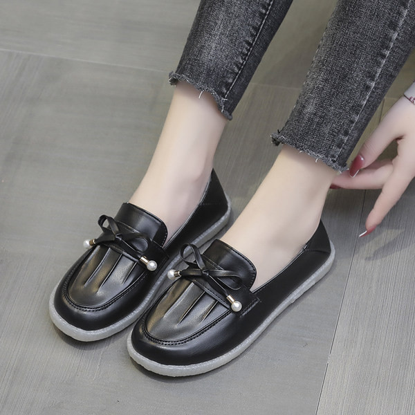 Ежедневни лачени мокасини с панделка