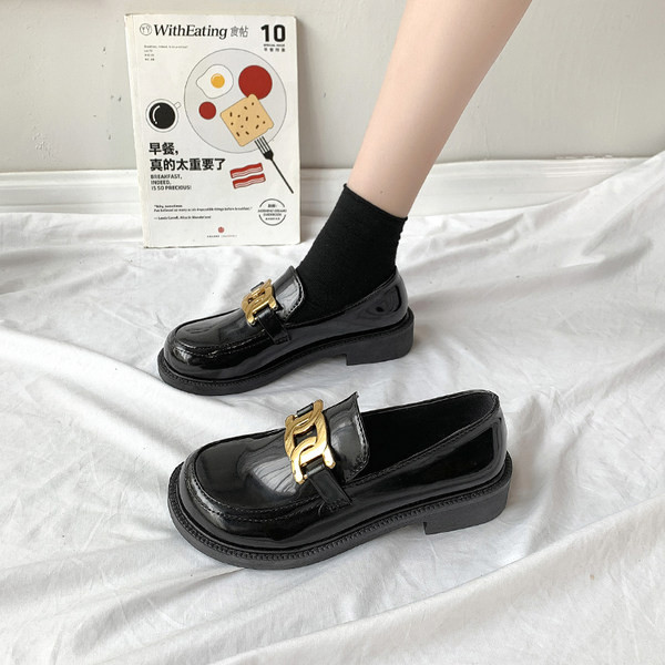 Модерни мокасини с метална декорация-два модела