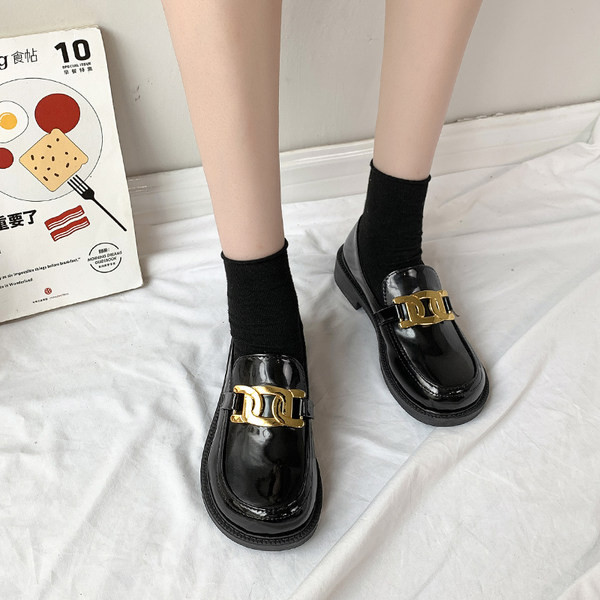 Модерни мокасини с метална декорация-два модела