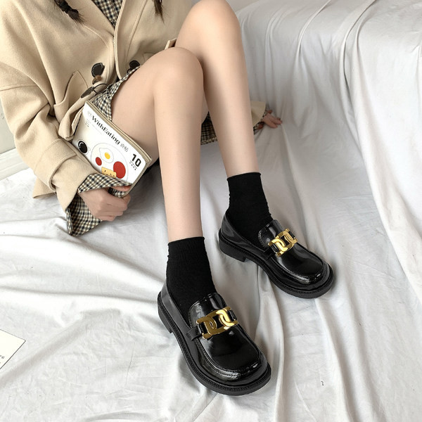 Модерни мокасини с метална декорация-два модела