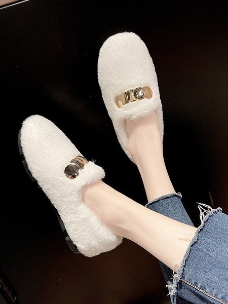 Пухени дамски мокасини с метален елемент