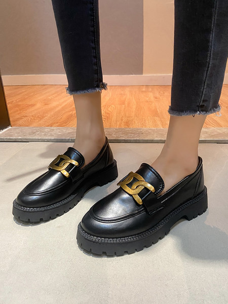 Ежедневни дамски мокасини с метална верижка