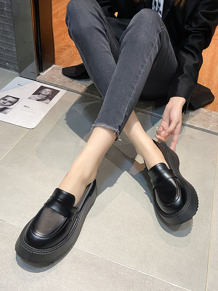 Дамски мокасини от еко кожа - изчистен модел