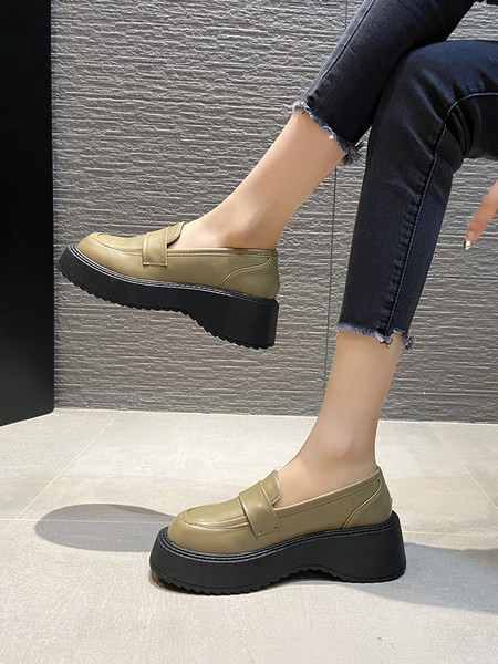 Дамски мокасини от еко кожа - изчистен модел