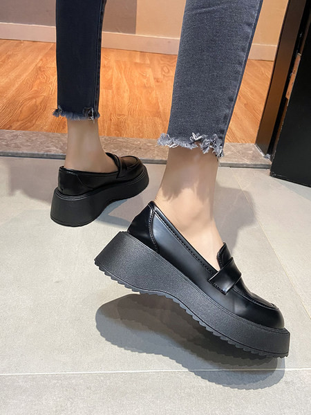 Дамски мокасини от еко кожа - изчистен модел