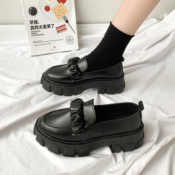 Кожени дамски мокасини с груба подметка