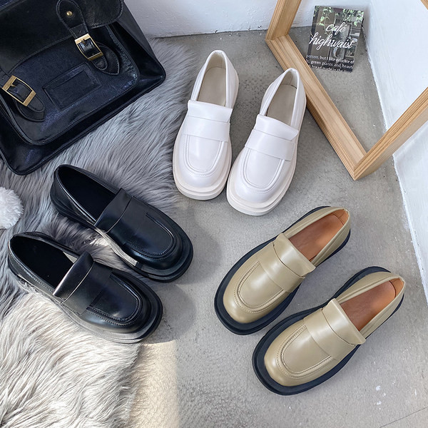 Модерни кожени мокасини с равна подметка в три цвята