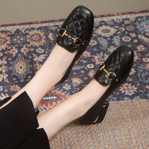 Нов модел мокасини с капитонирана кожа