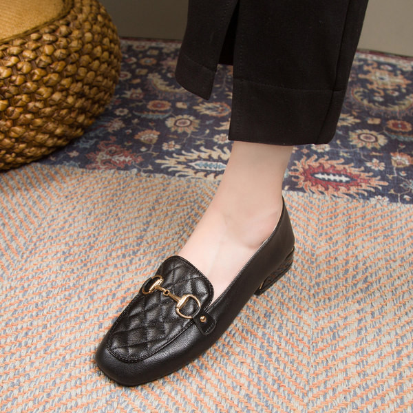 Нов модел мокасини с капитонирана кожа