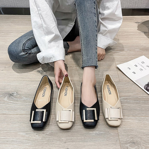 Дамски мокасини с метална квадратна катарама