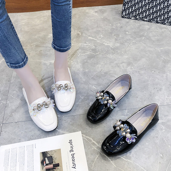 Дамски мокасини с 3D елементи