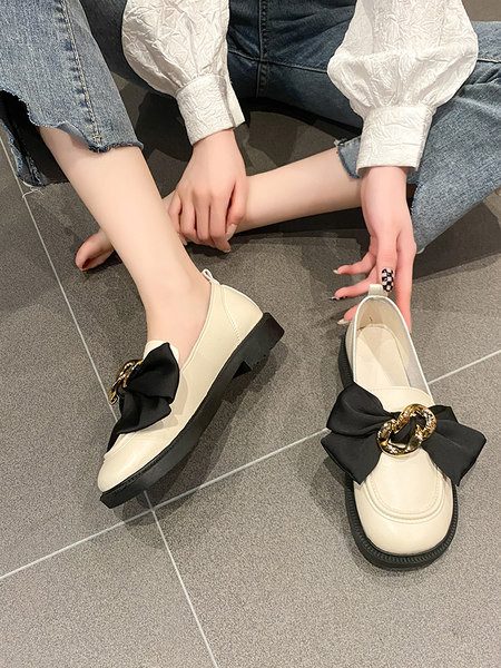 Дамски мокасини от еко кожа с декорация панделка