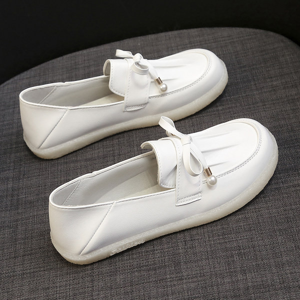 Модерни кожени мокасини с панделка