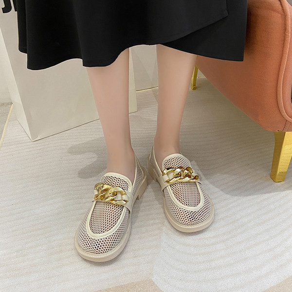 Ежедневни мокасини от перфорирана еко кожа и метална декорация