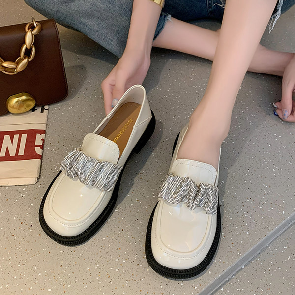 Дамски мокасини от еко кожа с декорация  камъни